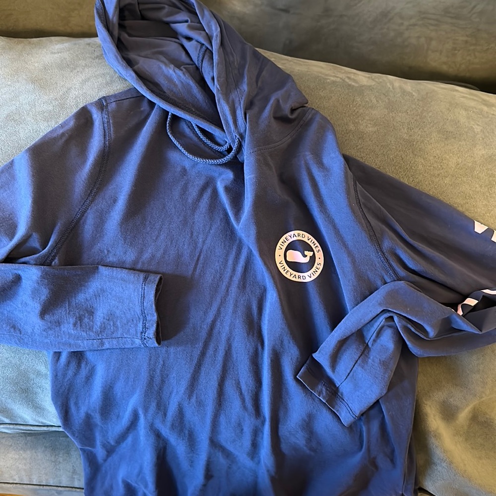 Woman’s  XS Vineyard Vines Hooded Long Sleeve Shirt!